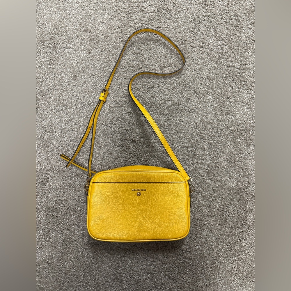NWOT Michael Kors Jet Set Charm Camera Crossbody Bag